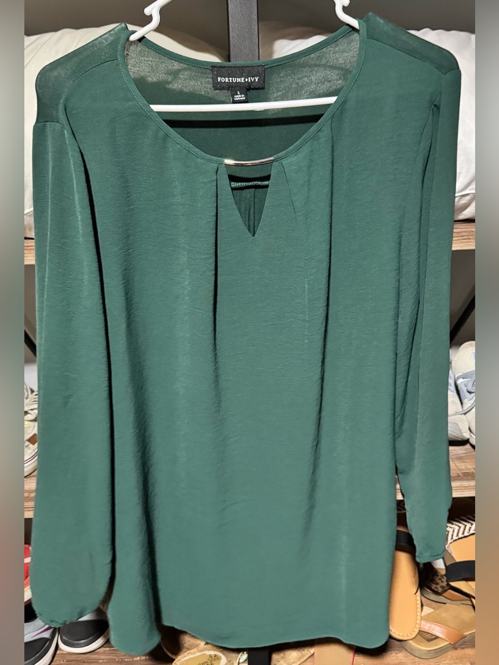 Fortune & Ivy Forest Green Long Sleeve Keyhole Blouse